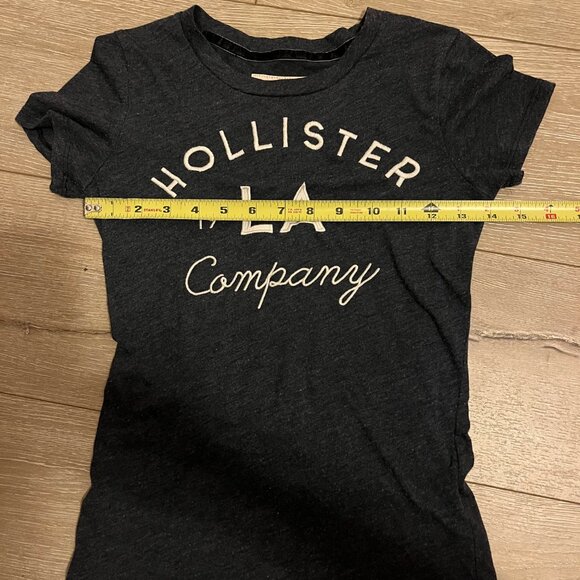 XS Hollister Navy Graphic Top - Picture 4 of 5